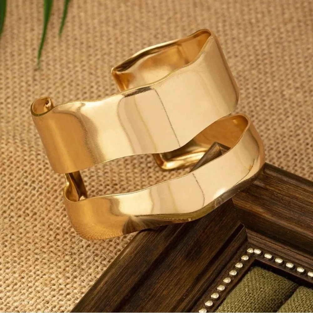 Chic Gold Cuff Bracelet